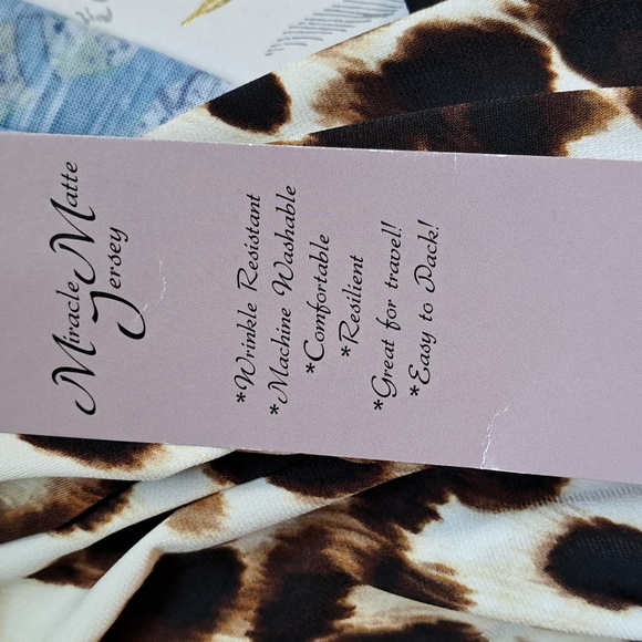 Nina Leonard top,size Med. - Picture 7 of 8